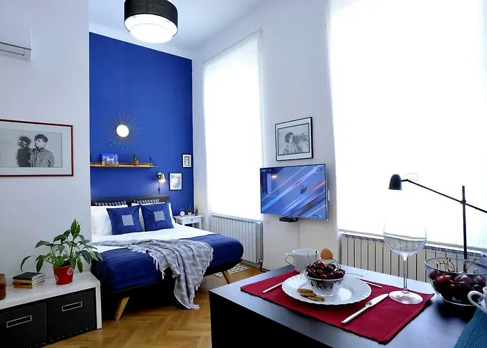 Apartment Bobby