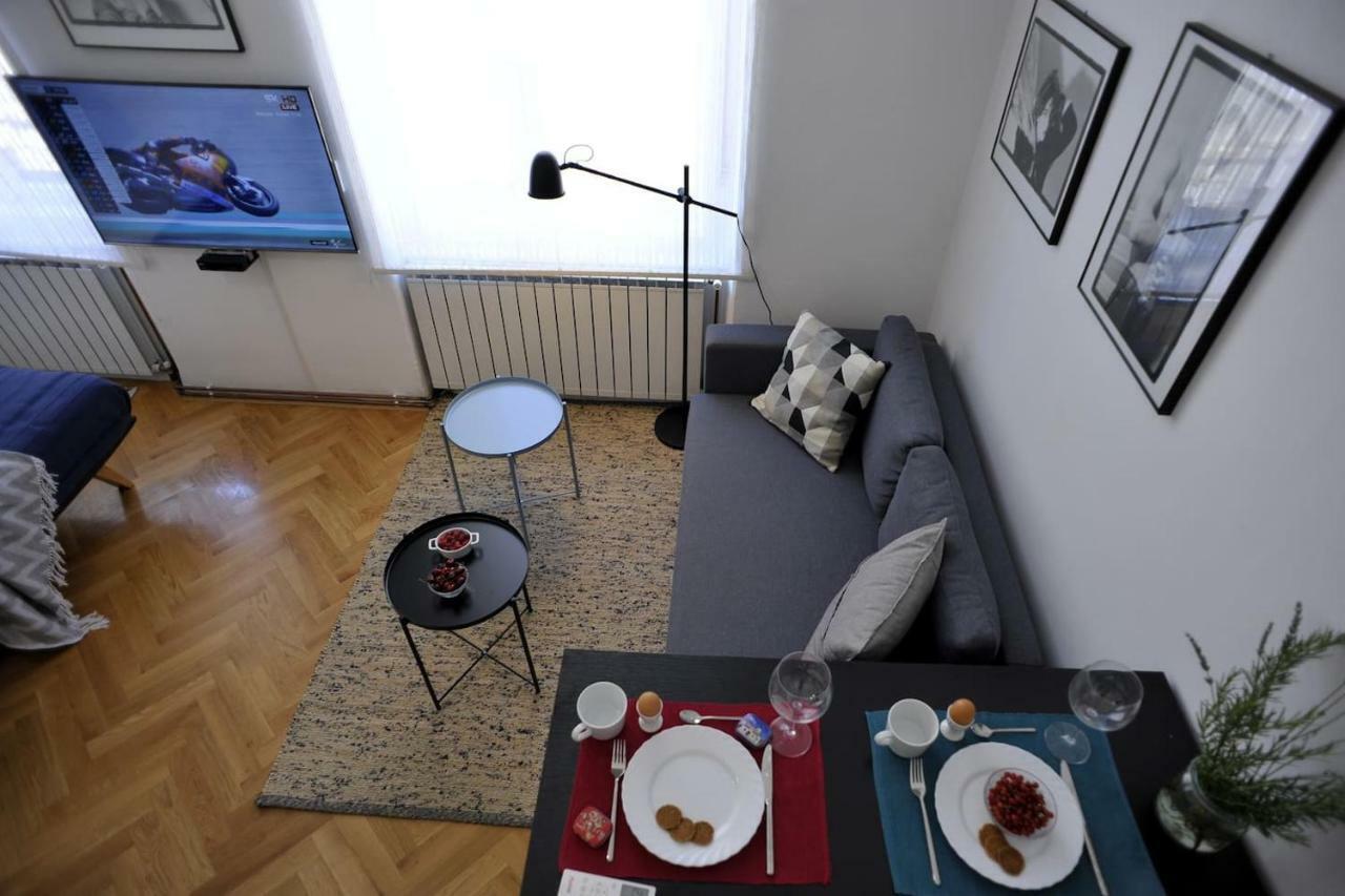 Apartment Bobby