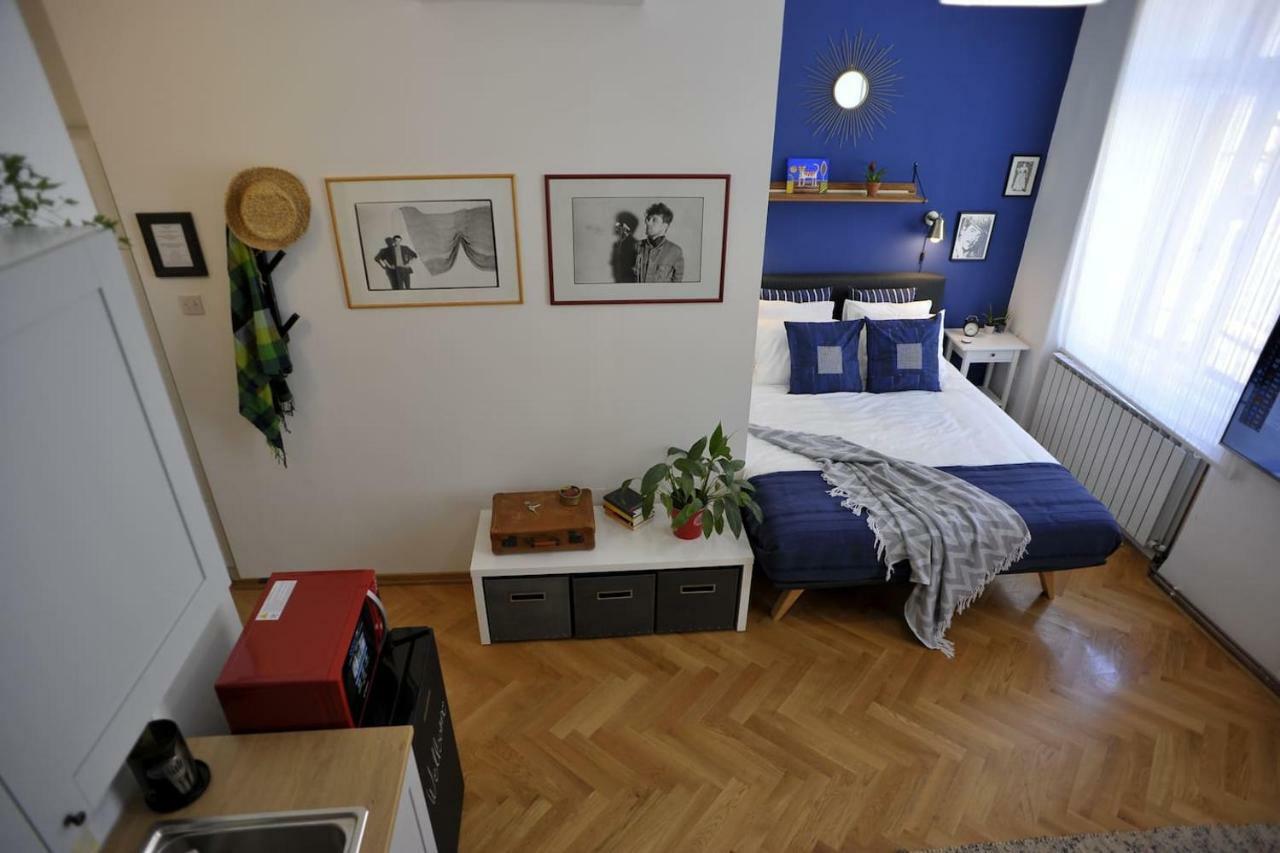 Bobby Apartment